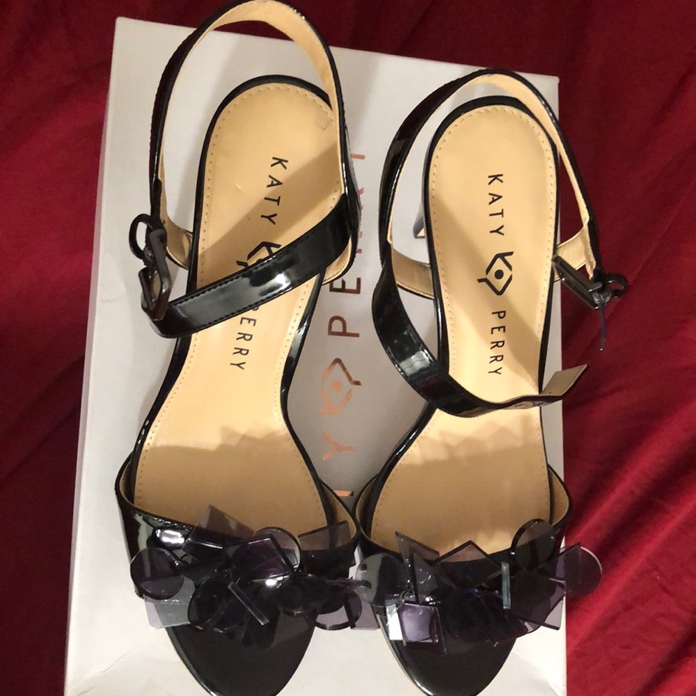 Perfect for someone with narrow feet.